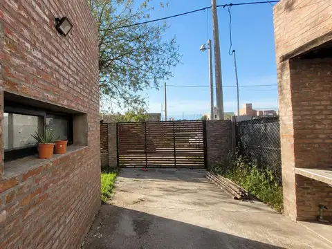 Casa 2 ambientes con 1 baño