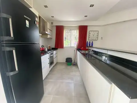 Depto Tipo Casa en Alquiler con 1 cocheras
