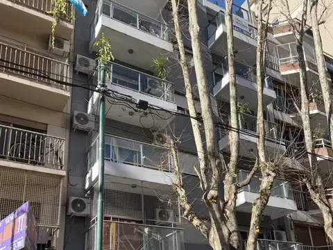 EXCELENTE LOCAL MUY BUENA UBICACIÓN!!!