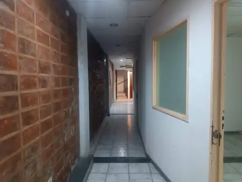 Gran deposito u oficinas NO PAGA EXPENSAS