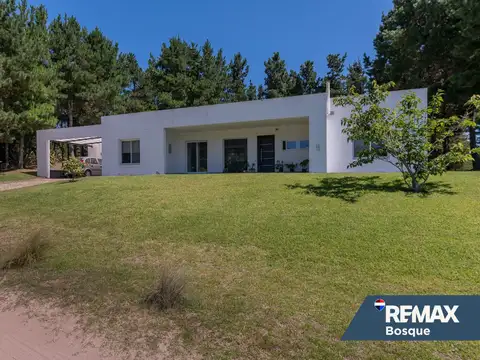 CASA EN VENTA EN COSTA ESMERALDA
