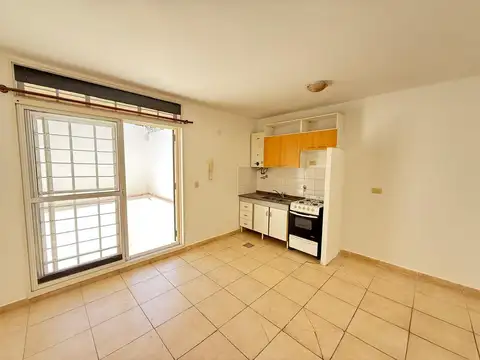 Departamento en Alquiler en Luis Agote, $ 450.000