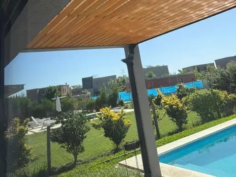 Casa en Venta en Pilar Del Este, USD 195.000