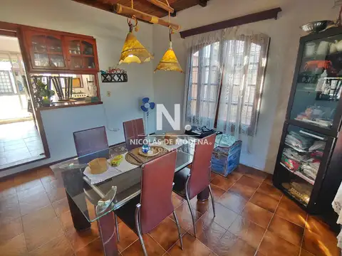 Casa 5 ambientes con 3 baños