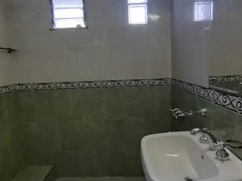 Alquiler de departamento de tres ambientes en Adrogué