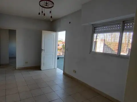 Depto Tipo Casa en Alquiler de 3 ambientes