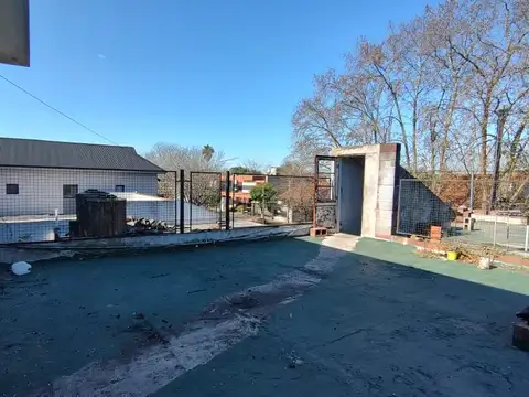 Depto Tipo Casa en Alquiler en Adrogue, $ 750.000
