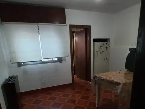 Casa 2 ambientes con 1 baño