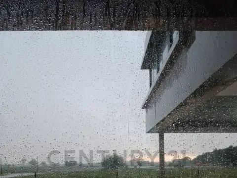 Casa 6 ambientes con 2 baños