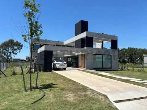 Casa en Venta en Puerto Nizuc Hudson Berazategui de categoria