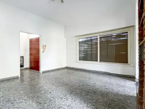 Jose Ingenenieros al 3500 entre Miguel Cane y Beiro