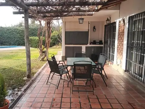Casa 6 ambientes con 3 baños