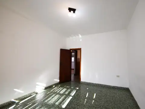 Depto Tipo Casa en Alquiler en Wilde, $ 665.000