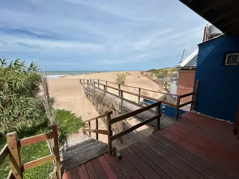 Casa en venta - 2 Dormitorios 2 Baños - Cochera - 300Mts2 - Mar de Cobo