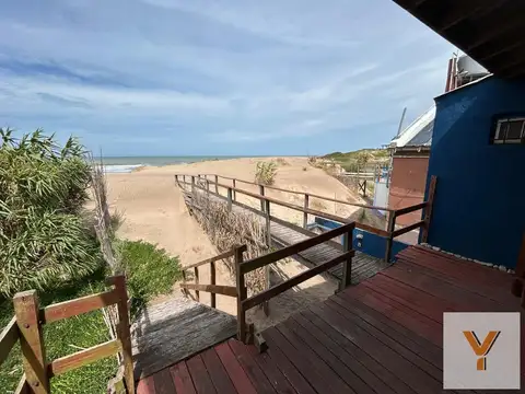 Casa en venta - 2 Dormitorios 2 Baños - Cochera - 300Mts2 - Mar de Cobo