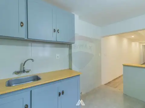 SE ALQUILA CASA DE ALTOS 2 DORM GOES CON AZOTEA