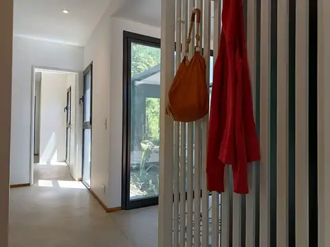 Casa en Venta en Garin, USD 155.000