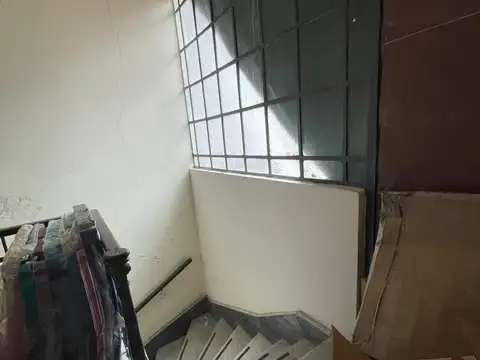 Oficina 6 ambientes con 1 baño