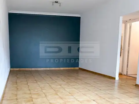 Av. Perón al 2200 entre Quintana y Gandolfo