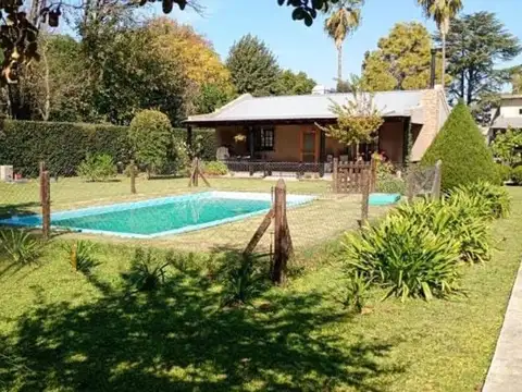 VENTA EXCELENTE QUINTA CON PILETA HERMOSA ZONA