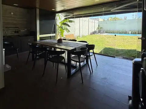 CASA PREMIUM REMODELADA  A NUEVA | 4 DORM | JUNIORS