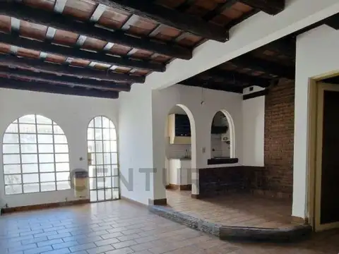 Casa en venta 5 AMBIENTES, La Plata