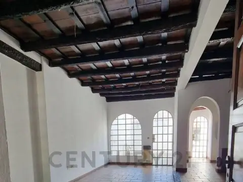 Casa en venta 5 AMBIENTES, La Plata