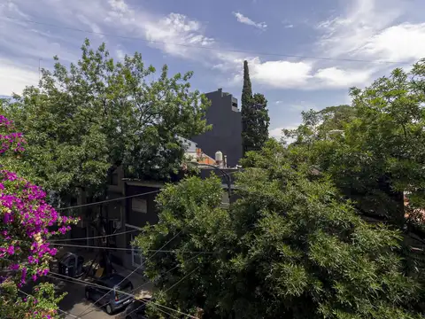 Departamento en venta de 3 ambientes con balcón al frente. Saavedra