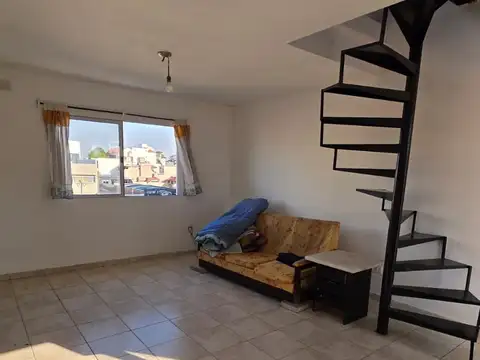 Depto Tipo Casa en Alquiler de 2 ambientes