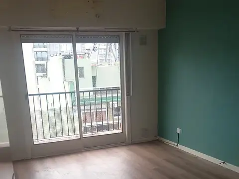 Besares 2300, Piso 9