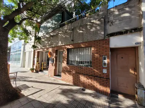 Oportunidad para reciclar, zona excepcional. Casa interna