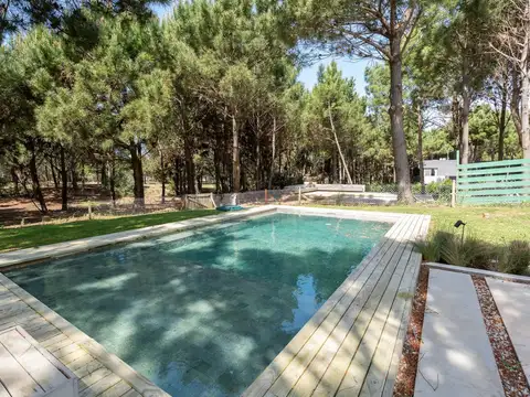 Casa en Venta en Barrio Golf 2, USD 600.000