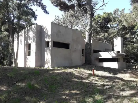 Casa a terminar en venta - 2 Dormitorios 2 Baños - 705Mts2 - Costa del Este