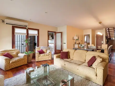 Casa 5 ambientes con 4 baños