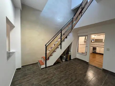 Depto Tipo Casa en Alquiler de 3 ambientes
