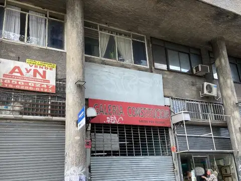 Local dentro de galería en subsuelo- San Telmo