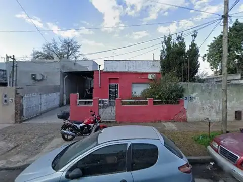 Terreno uso industria con casa a demoler - 310m2
