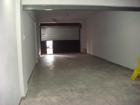 ALQUILER DE LOCAL EN LINIERS EN FOCO COMERCIAL