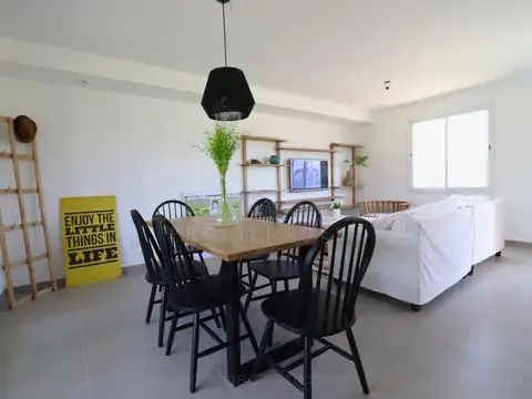 Casa en Venta en Garin, USD 165.000