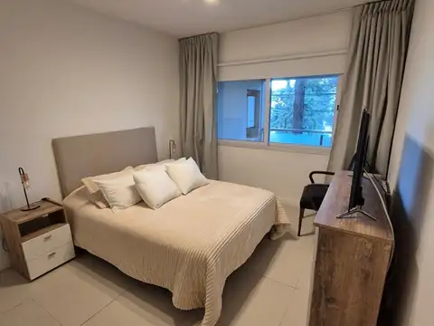 Departamento en Alquiler en Boulevard Del Sol, USD 1.000