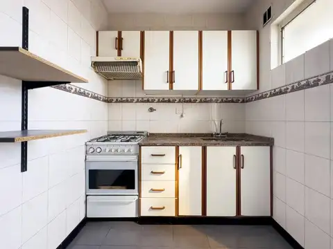 Venta amplio depto 3 amb con balcón