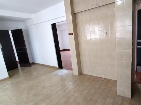 VENTA - Depto 4 amb de 100 mts2 en Lomitas!