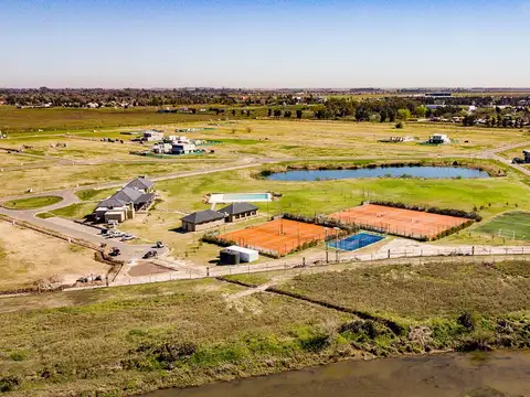 Terreno a la venta en La Finca Country Club Funes