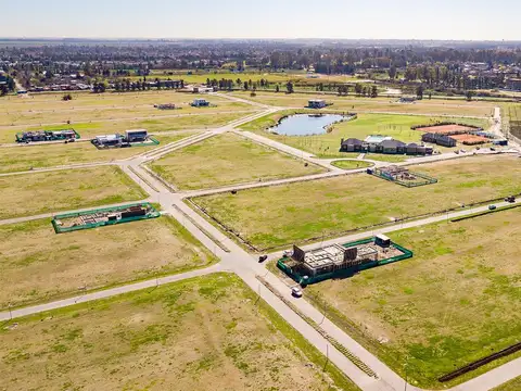 Terreno a la venta en La Finca Country Club Funes