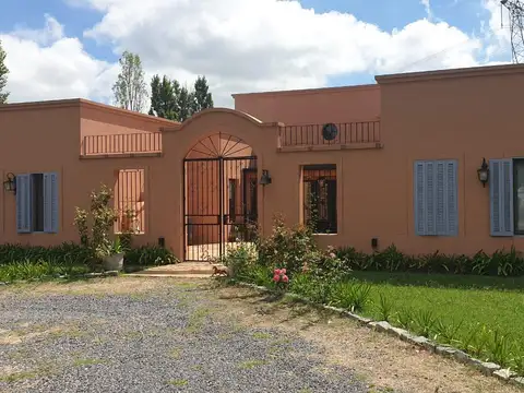 VENTA CASA 4 AMB Y PISCINA - BARRIO CERRADO LA ESCONDIDA MANZANARES - PILAR - APTO CREDITO Y PERMUTA