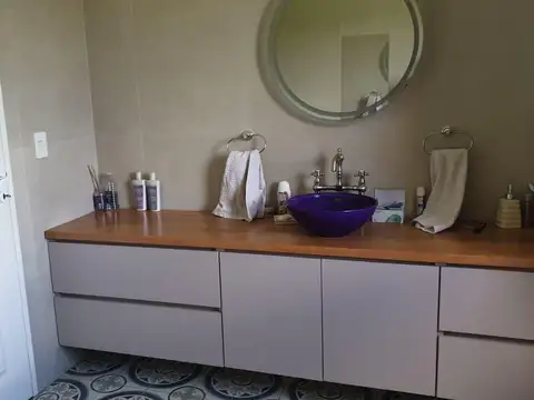 Casa 4 ambientes con 3 baños