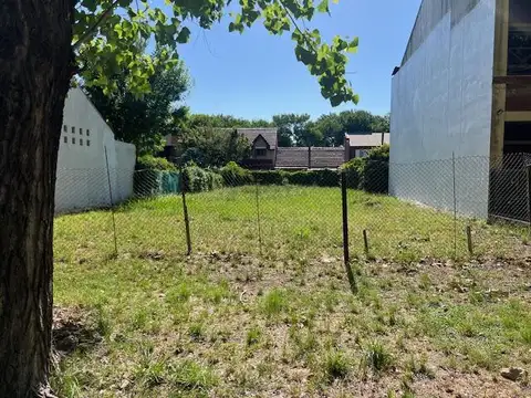 Terreno en Lomas de Fisherton -  418 m2