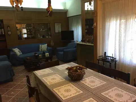 Casa en Venta en Lomas De Zamora, USD 230.000