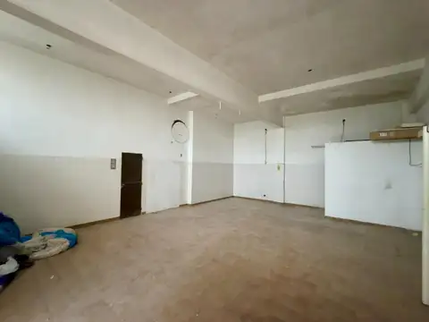 Local en Alquiler en Monte Grande, $ 700.000