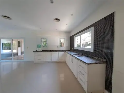 Casa en Alquiler en Ezeiza, USD 1.700